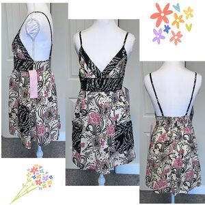 NWT Floral Print Spaghetti Adjustable Strap Smocked Dress Sz Small FrontPockets